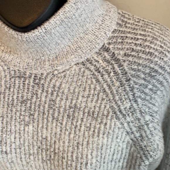 Grey mock sweater size small - Picture 4 of 5